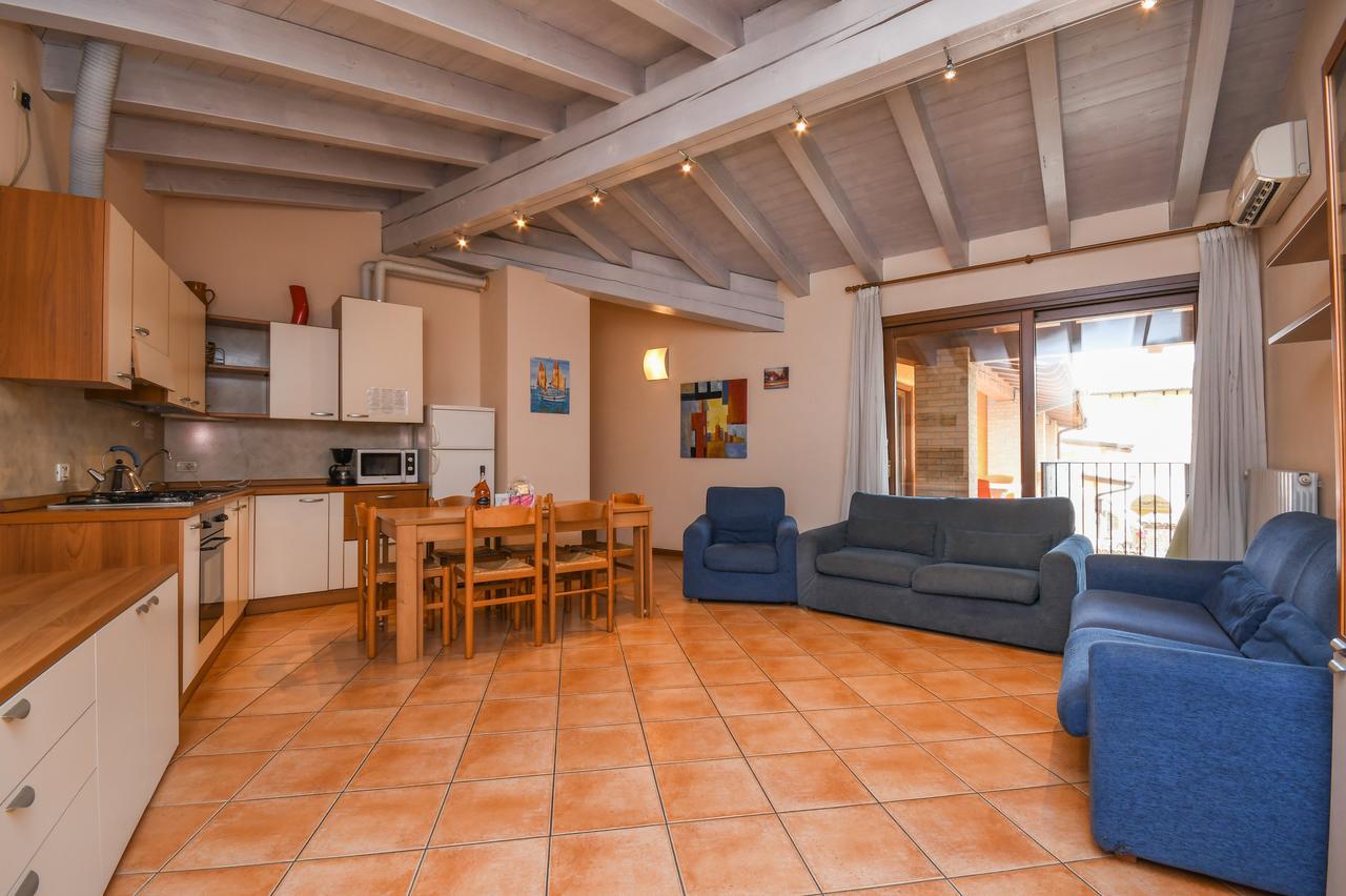 Residence Corte Ferrari -Ciao Vacanze- Moniga del Garda Екстериор снимка